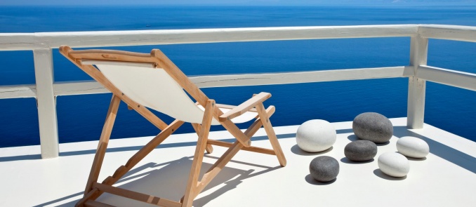 This week, our competition with gynaikamag.gr sends you off to Sifnos island